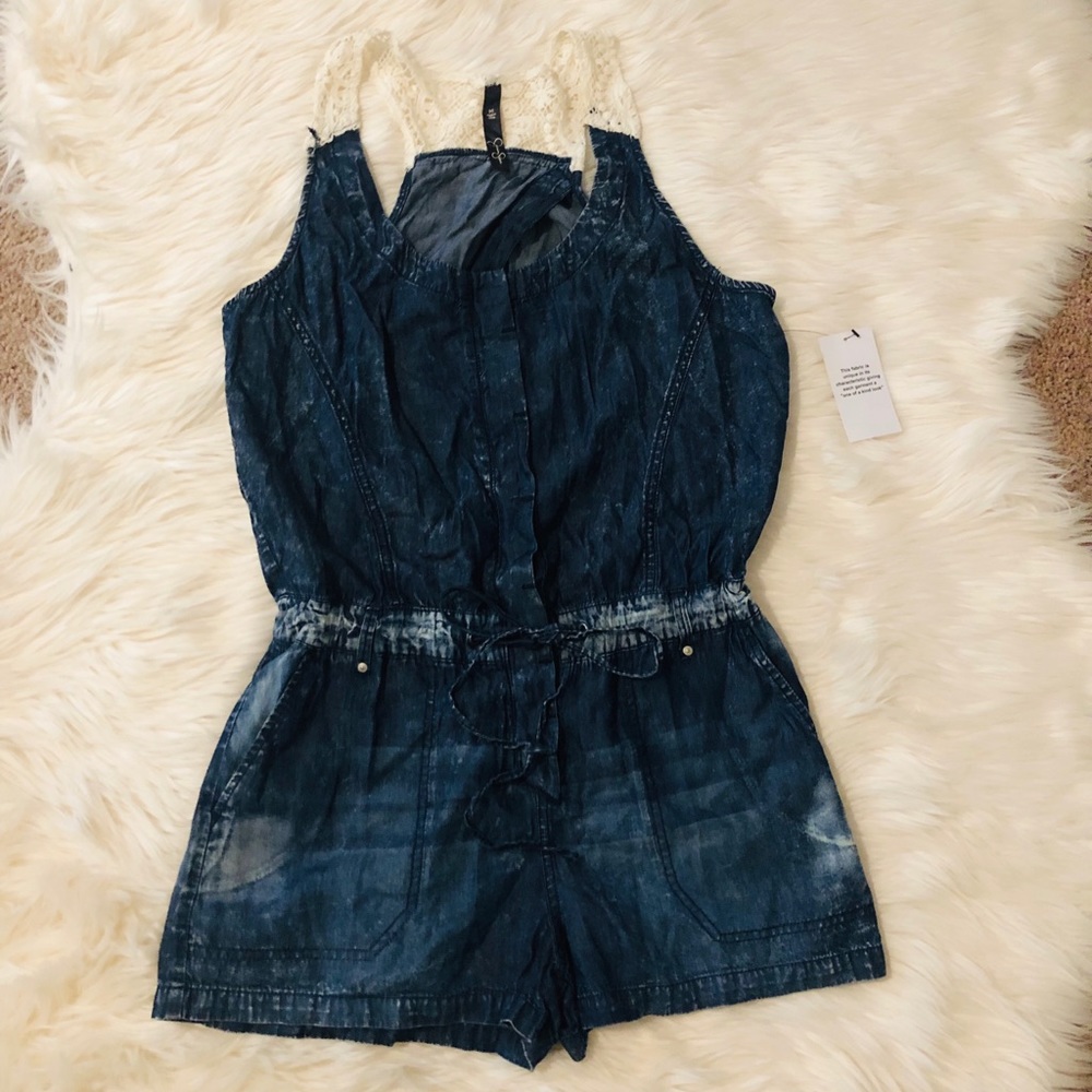 Jessica Simpson crochet romper - Picture 3 of 8